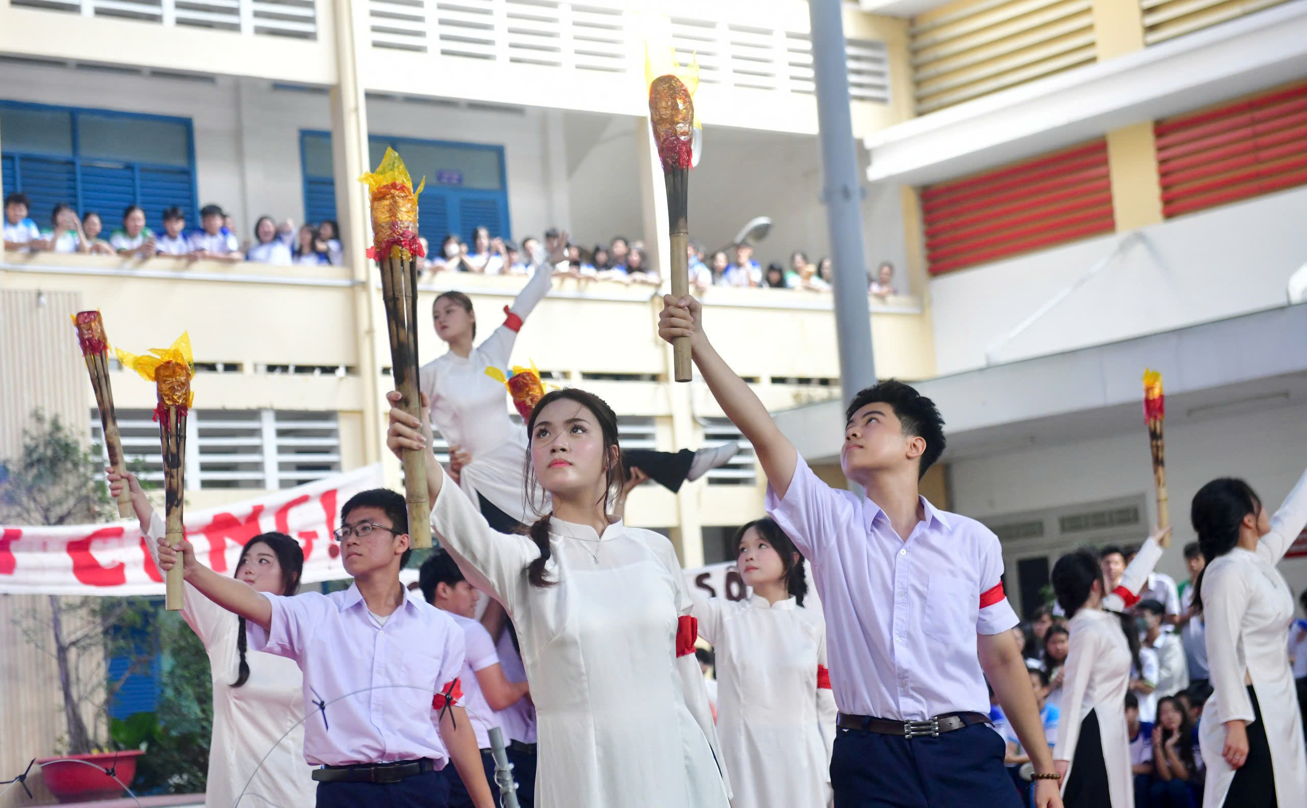 THPT Nguyễn Thị Diệu - Ảnh 1.