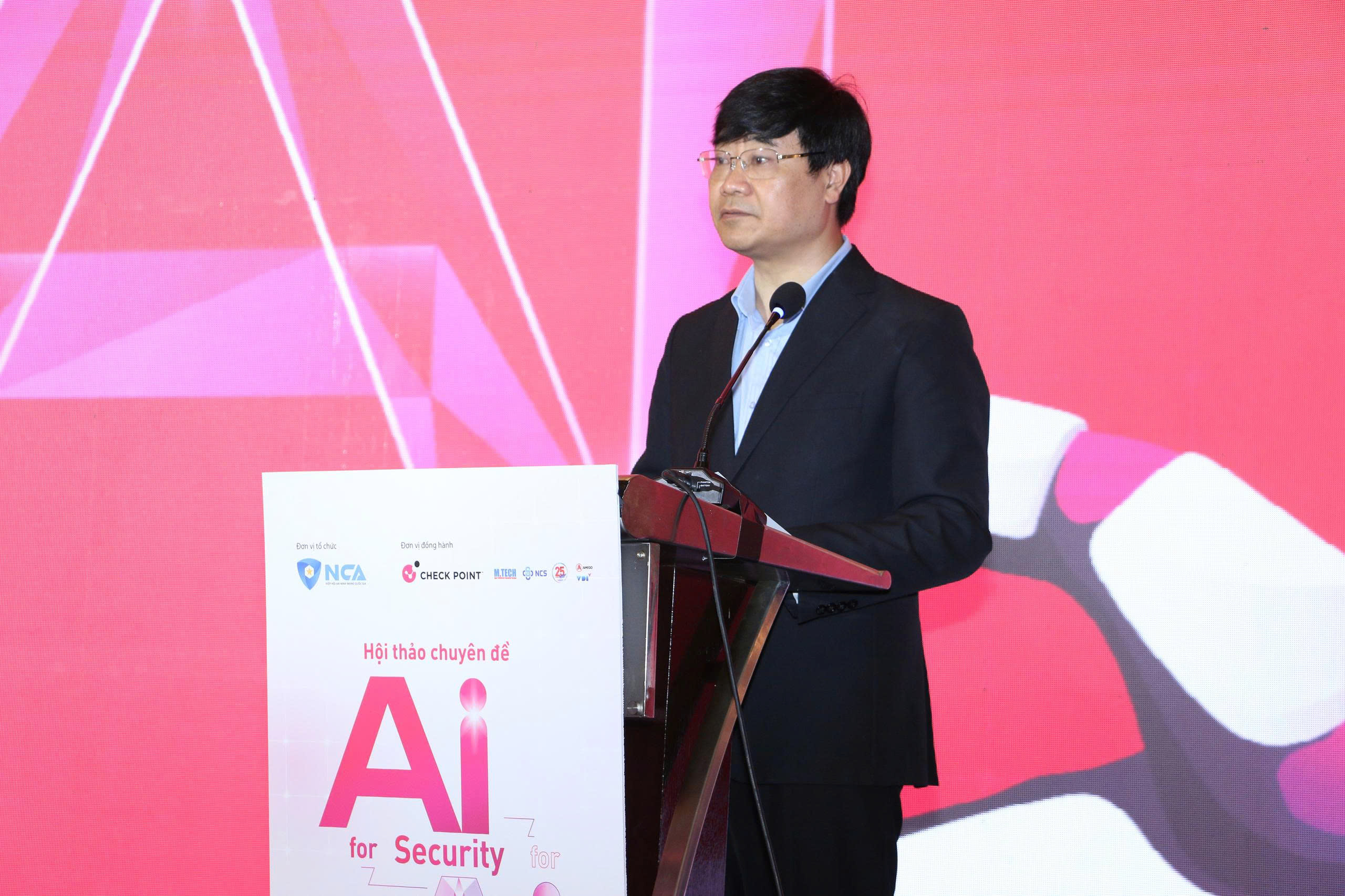 Tội phạm mạng ‘công nghiệp hóa’ nhờ AI, lừa đảo ngày càng tinh vi và cá nhân hóa - Ảnh 1.