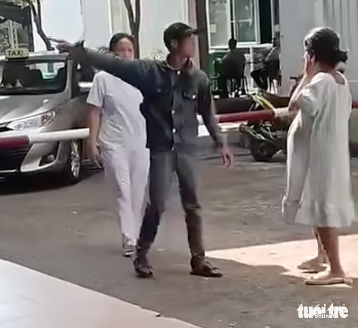 Sản phụ bị tát choáng váng ở bệnh viện mong tha thứ cho chồng - Ảnh 1.