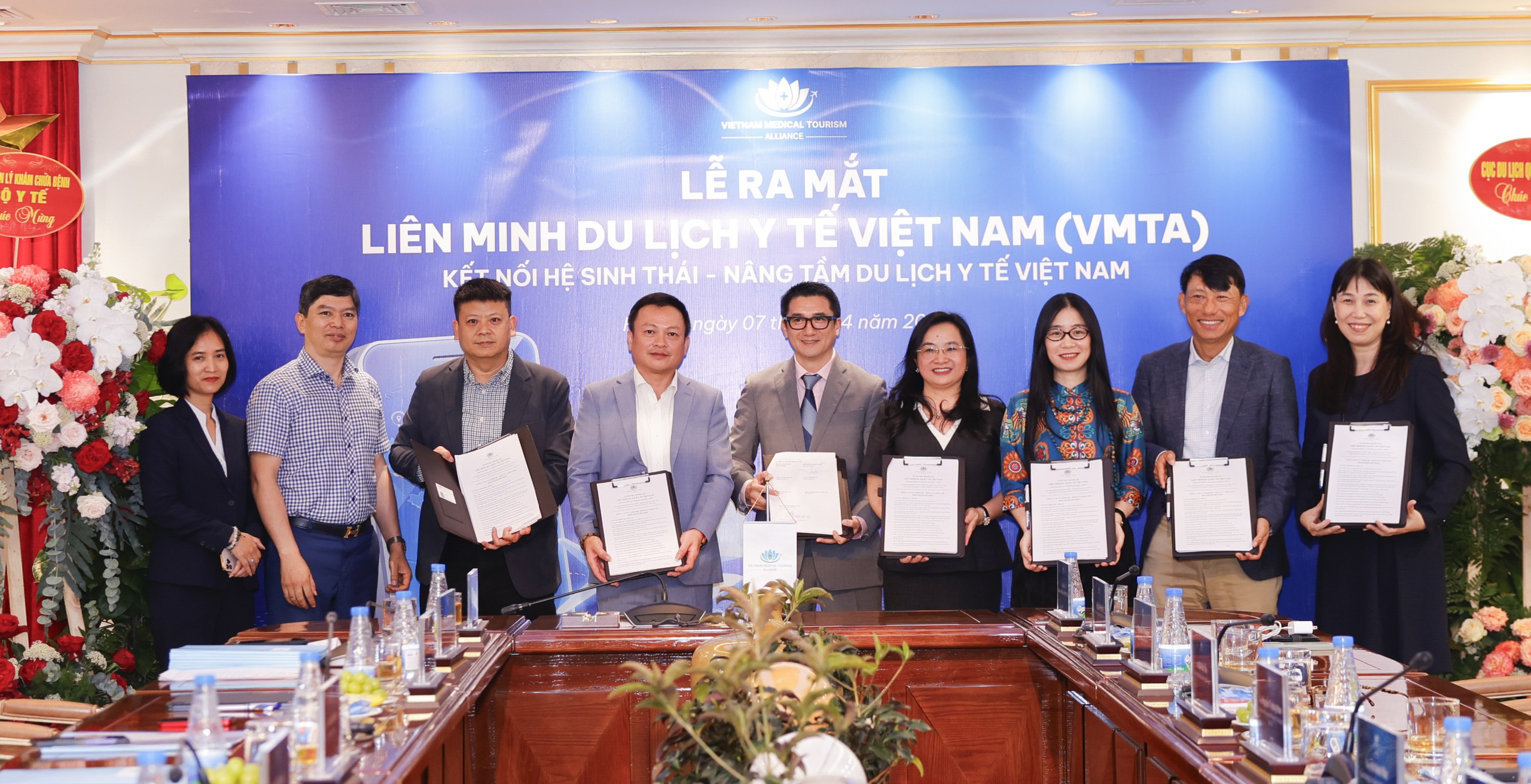 Phát triển du lịch - Y tế để ‘giữ chân’ bệnh nhân trong nước - Ảnh 1.