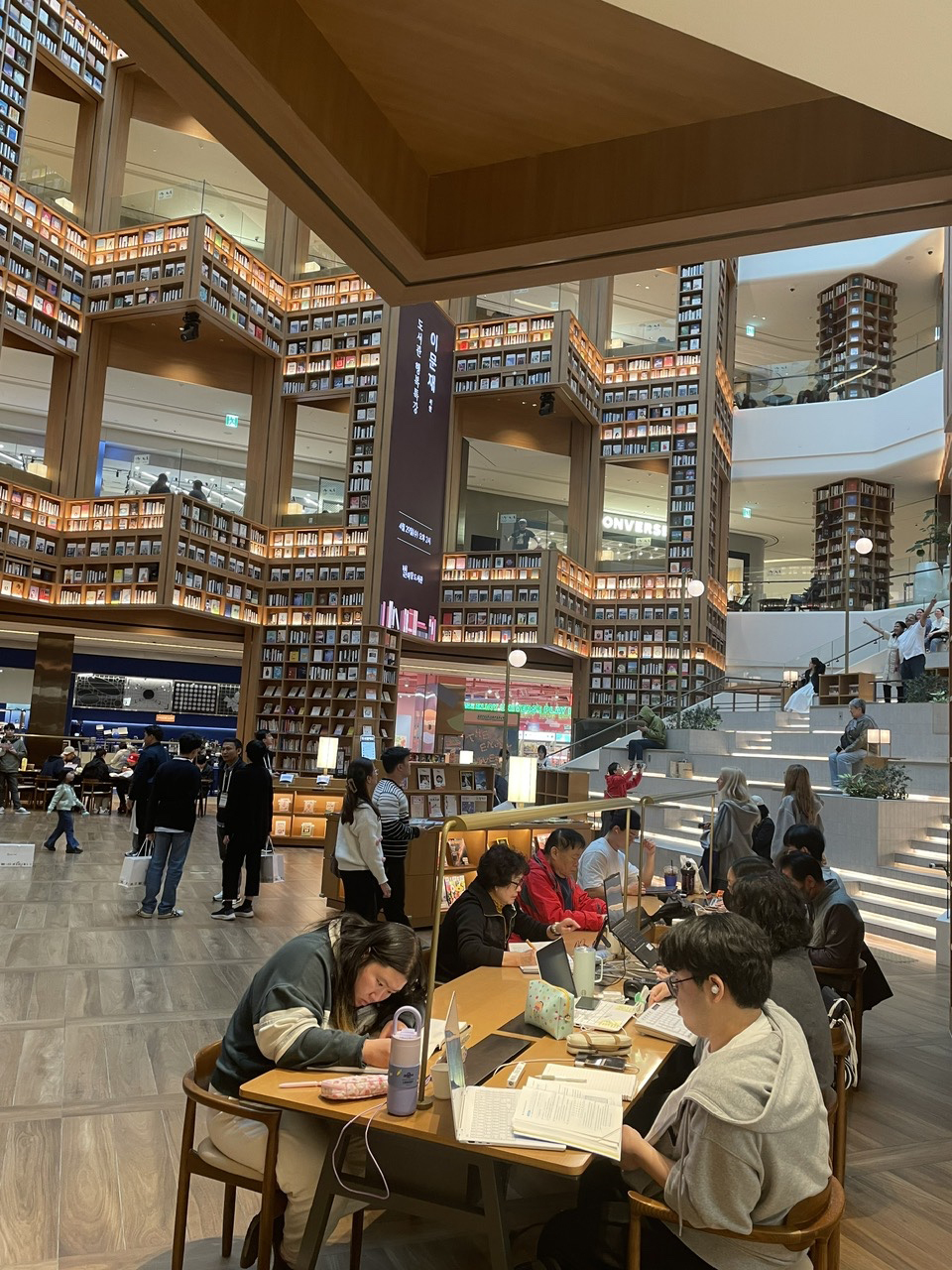 Khi người Hàn đầu tư công nghiệp văn hóa - Ảnh 1. công nghiệp văn hóa - Ảnh 1.