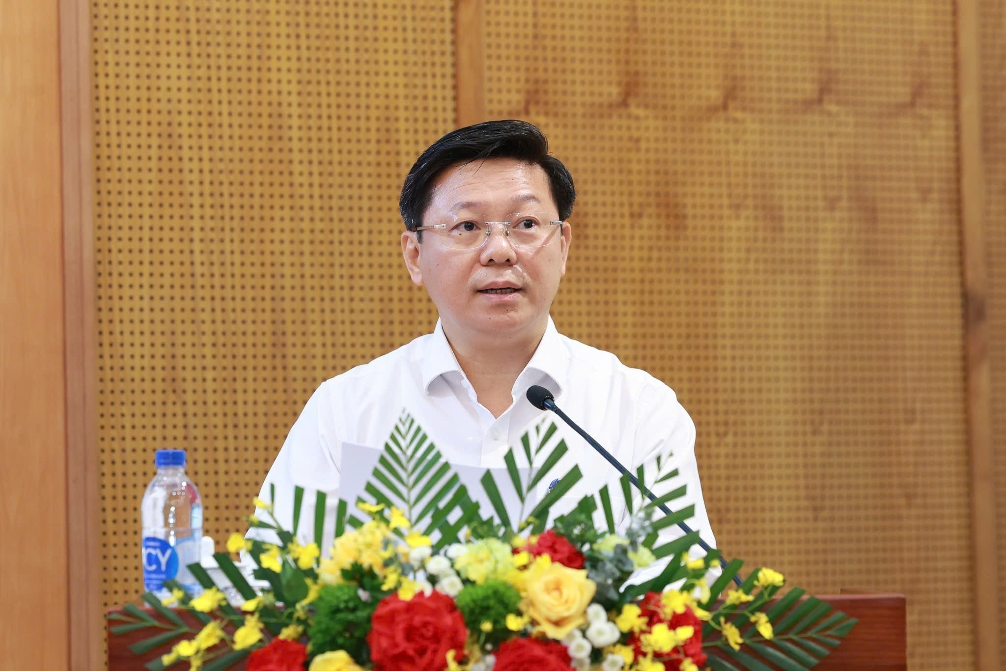 Phó t - Ảnh 1. Triển khai Nghị quyết Đại hội XIV của Đảng cho đội ngũ báo chí, xuất bản, văn nghệ sĩ, trí thức - Ảnh 1.