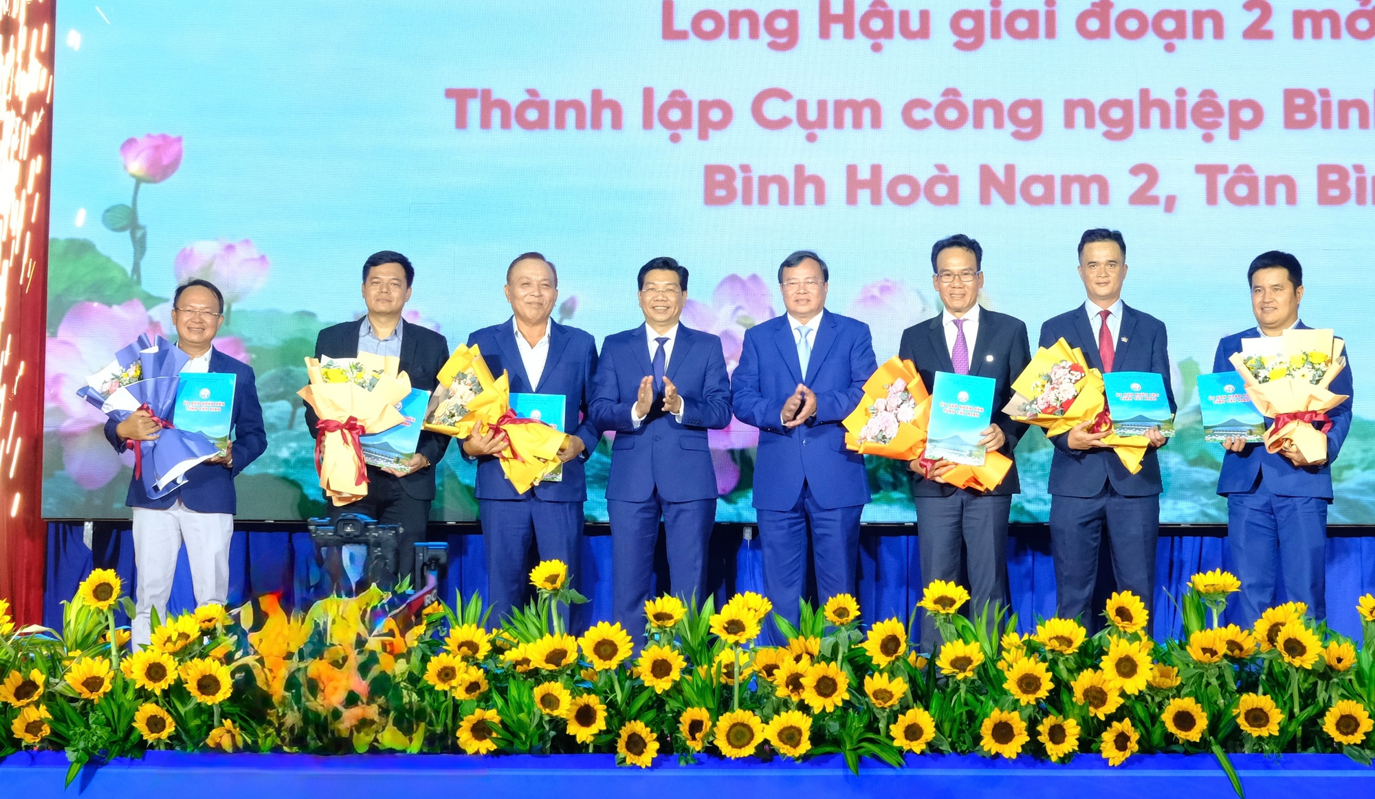 khu công nghiệp - Ảnh 1.