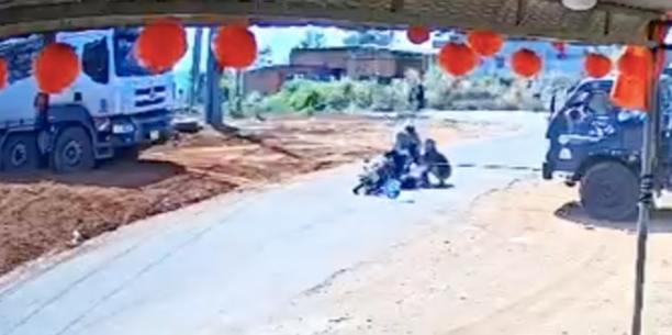 Công an xác minh vụ căng cáp kéo xe tải khiến chú rể bị thương - Ảnh 1.