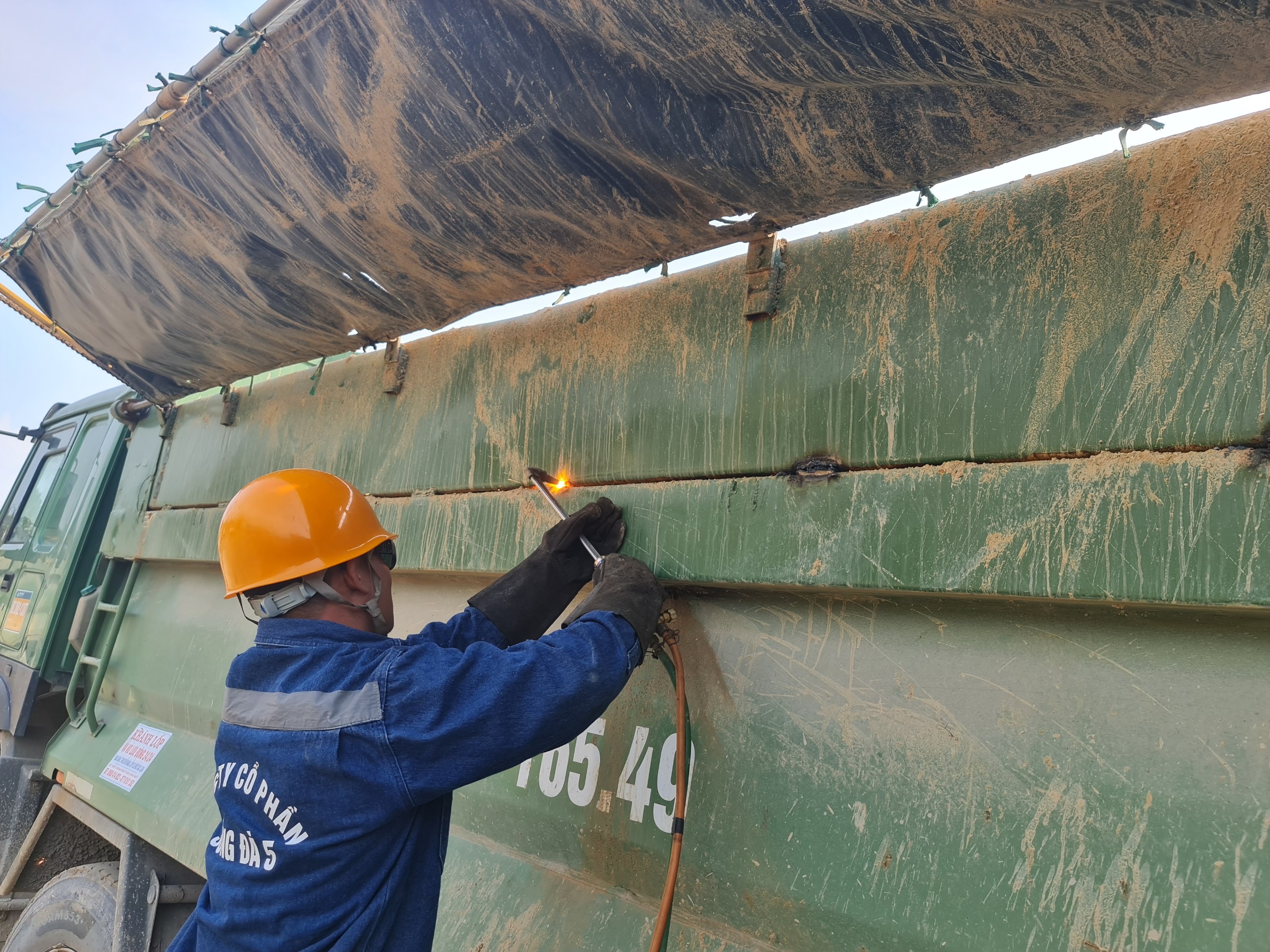 Tổng rà soát xe tải, xe sơ mi rơ moóc tải trọng 15 tấn trở lên ở Quảng Ngãi - Ảnh 3.