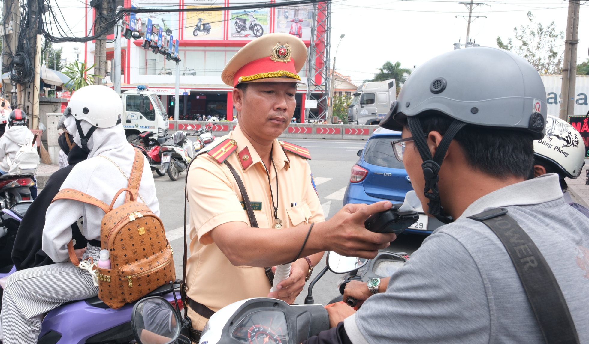 Lý do nhiều tai nạn giao thông ở 2 xã tại Tây Ninh: Đường lớn qua khu công nghiệp, say rượu lái xe - Ảnh 2.