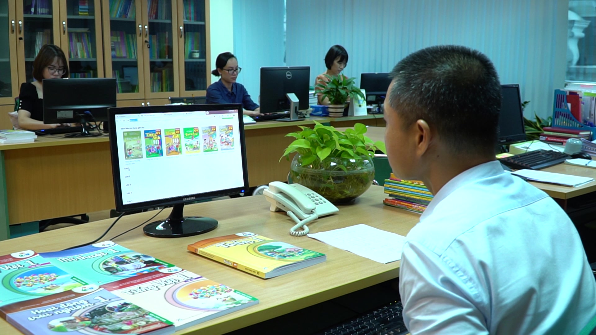 sách giáo khoa điện tử - Ảnh 1.