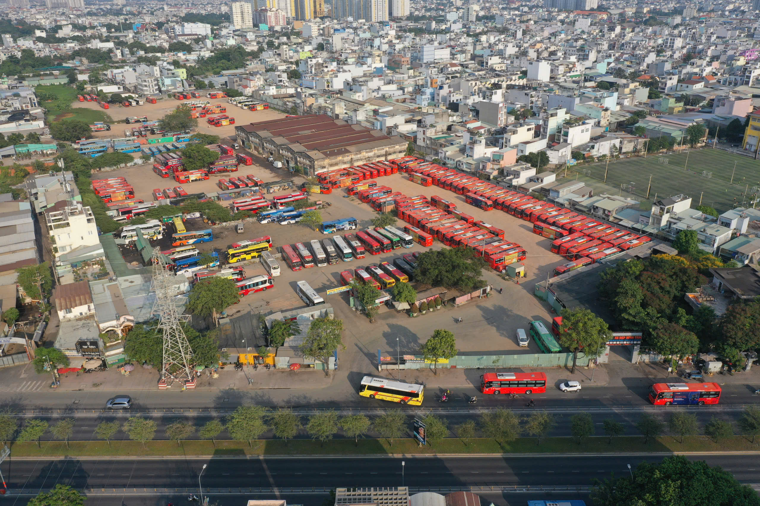 TP.HCM xem xét thu hồi khu đất 561 Kinh Dương Vương của Vinafood 2 - Ảnh 1.