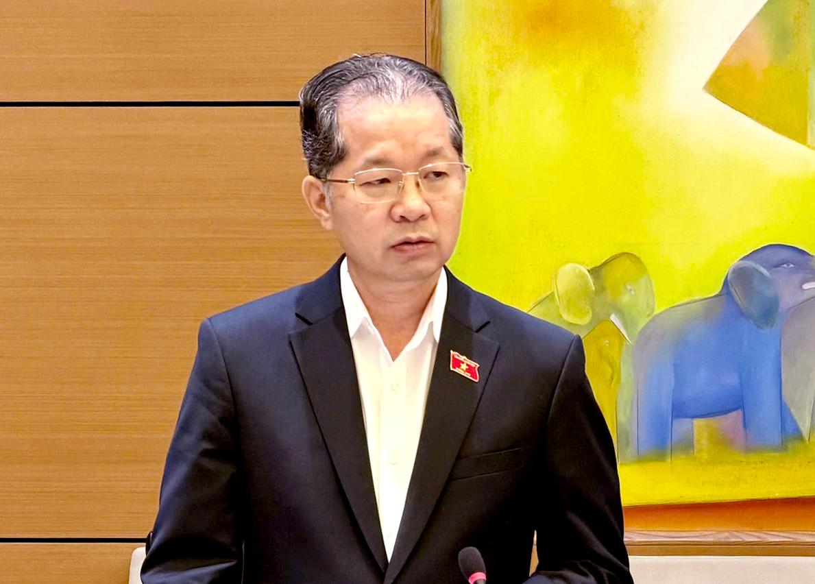 Chính phủ đề xuất bỏ quy định người dân đi công chứng phải chụp ảnh cùng công chứng viên - Ảnh 2.