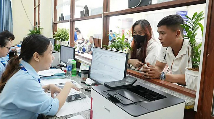 Chính phủ: Các bộ ngành, địa phương tiếp tục sắp xếp bên trong để tinh gọn, mạnh - Ảnh 1.