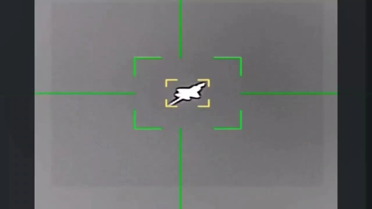 Iran công bố video 'F-35 Mỹ trúng tên lửa'