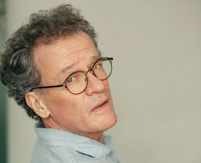 Chân dung nhà văn Yann Martel. Ảnh: Tammy Zdunich Photography