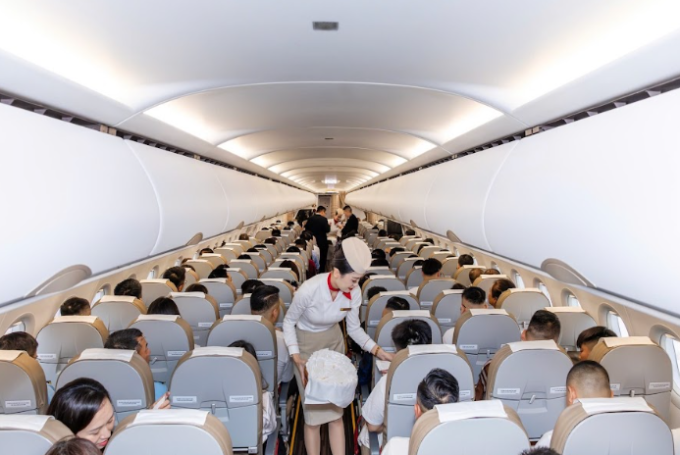 Tiếp viên trên chuyến bay của Sun PhuQuoc Airway. Ảnh: SPA