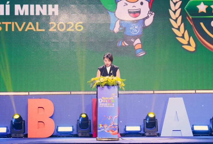 Bà Nguyễn Thanh Anh, Giám đốc Tiếp thị và Thương mại doanh nghiệp, Grab Việt Nam phát biểu tại Lễ vinh danh. Ảnh: Như Quỳnh