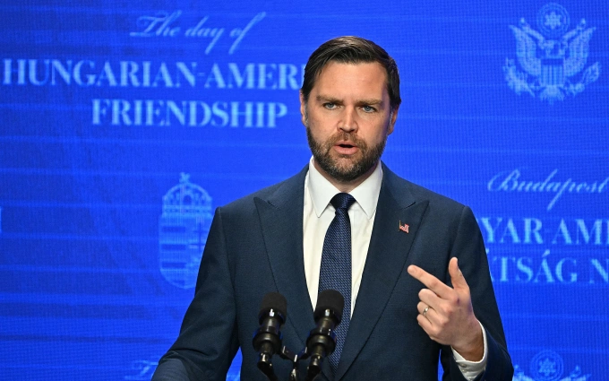Phó tổng thống Mỹ JD Vance tại cuộc họp báo ở Budapest, Hungary ngày 7/4. Ảnh: AFP