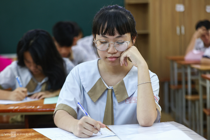 Thí sinh thi lớp 10 công lập TP HCM, tại THCS Hoa Lư, tháng 6/2025. Ảnh: Quỳnh Trần