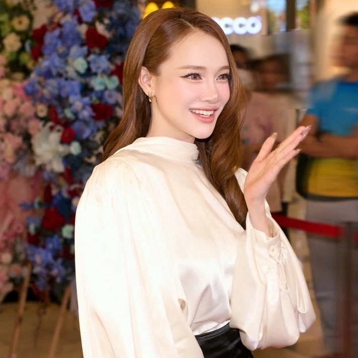 Sắc vóc Nhã Phương sau sinh con thứ ba