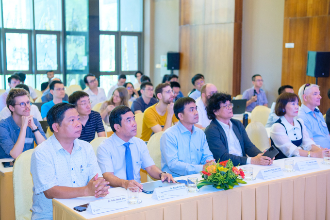 Hội thảo tập trung thảo luận, trao đổi về những hướng nghiên cứu mới trong lĩnh vực quang tử học và tương tác ánh sáng - vật chất. Ảnh: ICISE