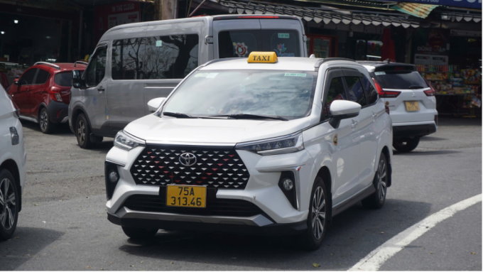 Veloz Cross là một trong những dòng xe được giới chạy dịch vụ ưa chuộng. Ảnh: Phạm Anh