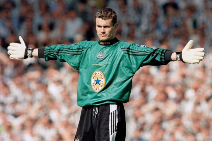 Shay Given khi còn chơi cho Newcastle đầu thập niên 2000. Ảnh: Popperfoto